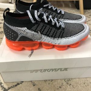 Nike Vapormax Flyknit 2 White/ White-Black-Orange